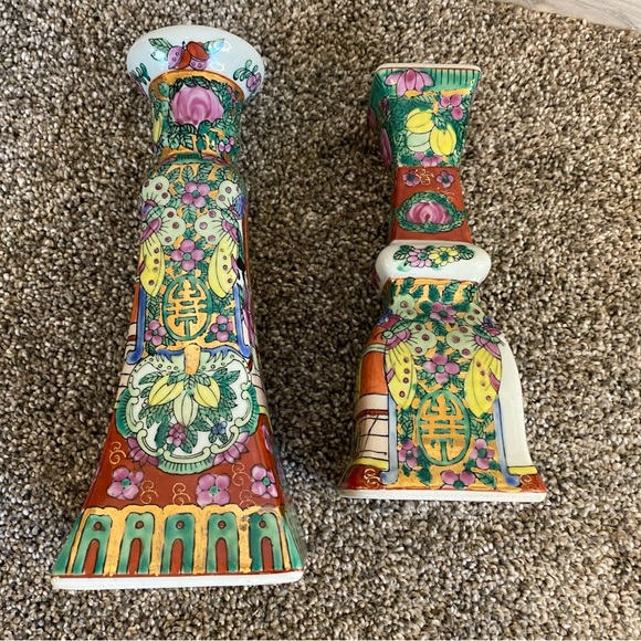 Vintage Pair of Famille Rose Candlestick/Candle Holders with Gold and Red Accent - Picture 5 of 7